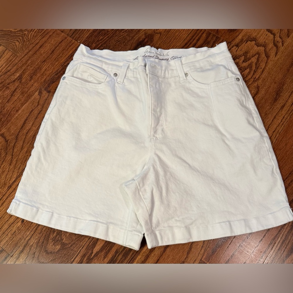 Gloria Vanderbilt Cream White Jean Shirts - Women’s size 10